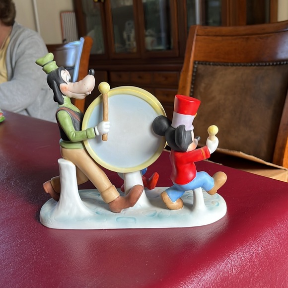 Walt Disney Bisque Figurine - Picture 7 of 8